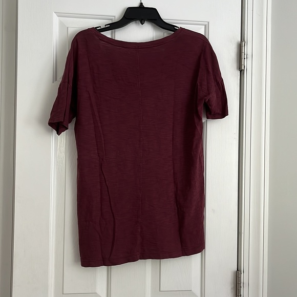 Old Navy Boyfriend Marroon Short Sleeve SP - Picture 2 of 4
